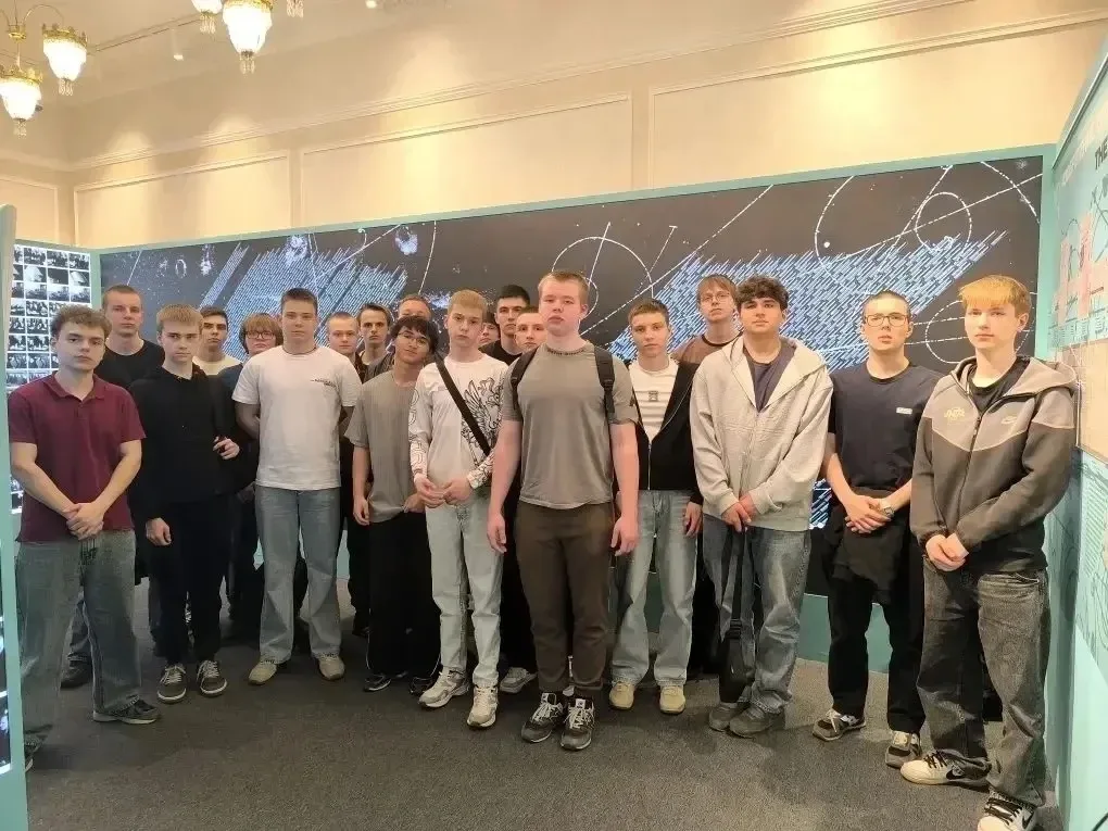 В Дубне открылась выставка «Первая звезда: рождение нового взаимодействия»  В музее Объединённого ин