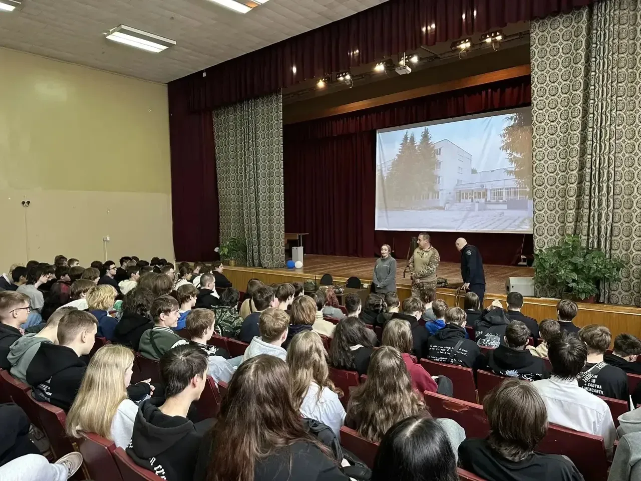 В Политехе «Дубна» прошли «Уроки мужества» с ветеранами СВО  Исполняющая обязанности начальника Ассо