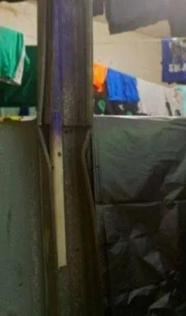 Жители аварийного дома в Советской Гавани обеспокоены состоянием своего жилья после пожара. В здании