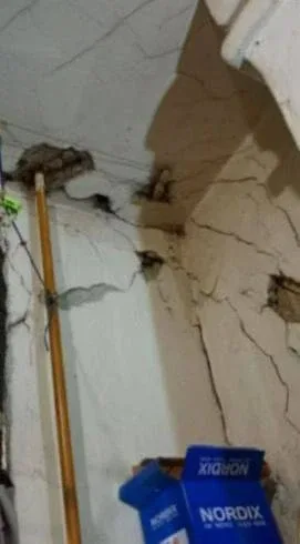 Жители аварийного дома в Советской Гавани обеспокоены состоянием своего жилья после пожара. В здании