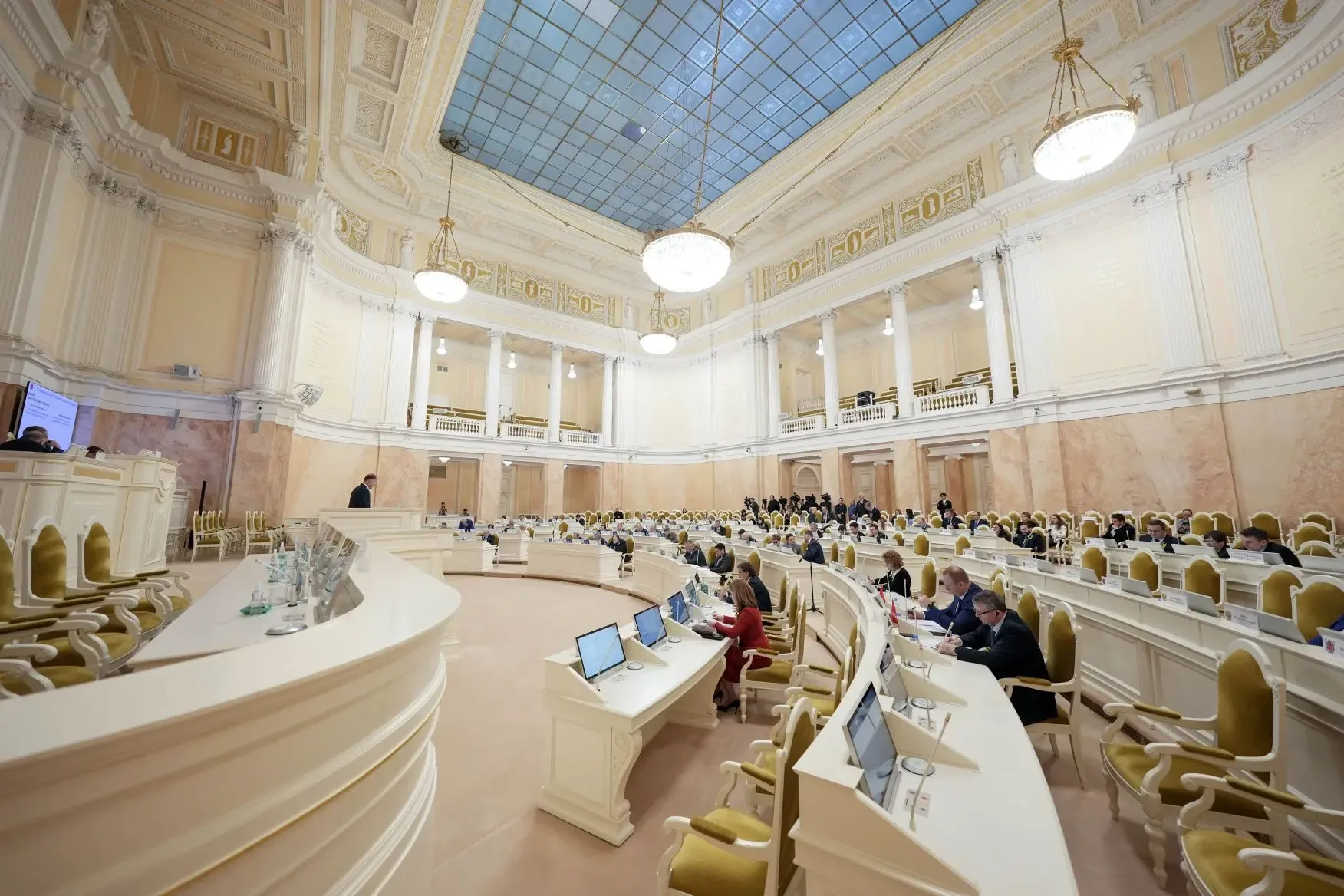 💊☝  В законодательном собрании  Петербурга депутаты вышли с инициативой   об обязательном тестирован