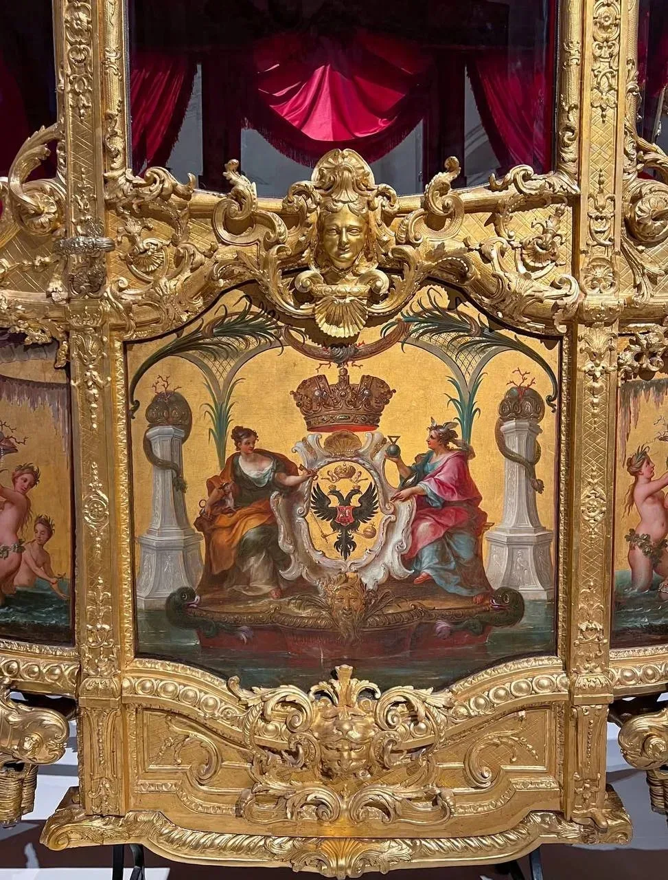 Главная выставка лета! В Николаевском зале Зимнего дворца открылась выставка, посвященная императриц