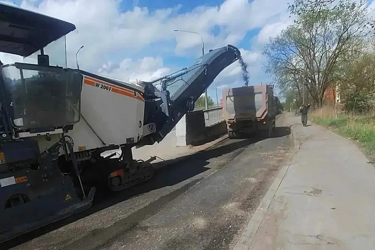 Дороги на 17 улицах Пскова приведут в порядок   В Пскове начали работу по восстановлению изношенных 