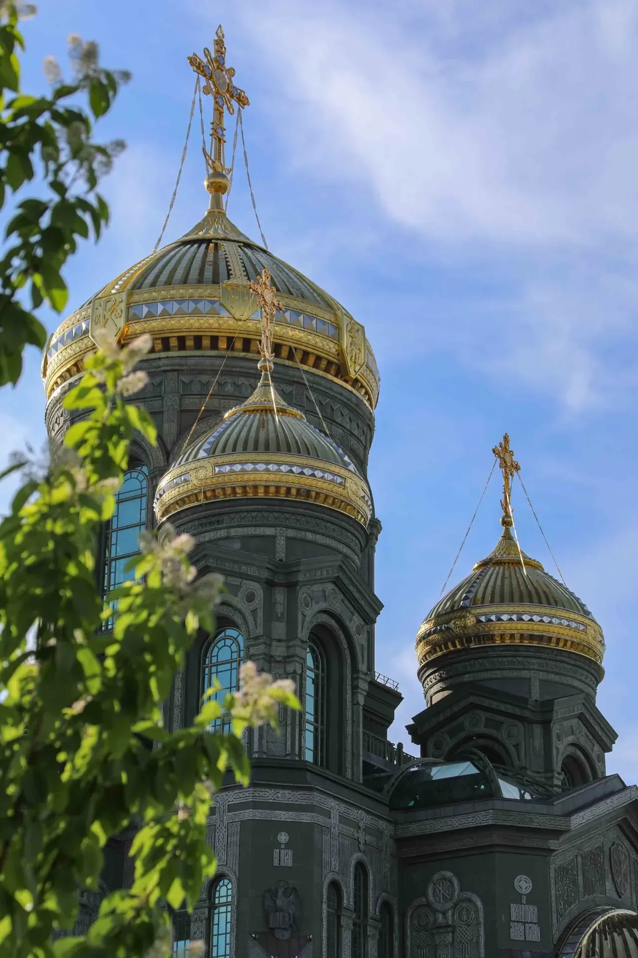 🌸 Величественные купола в обрамлении цветущей весны  +30 на термометре, лёгкий ветерок и море зелени