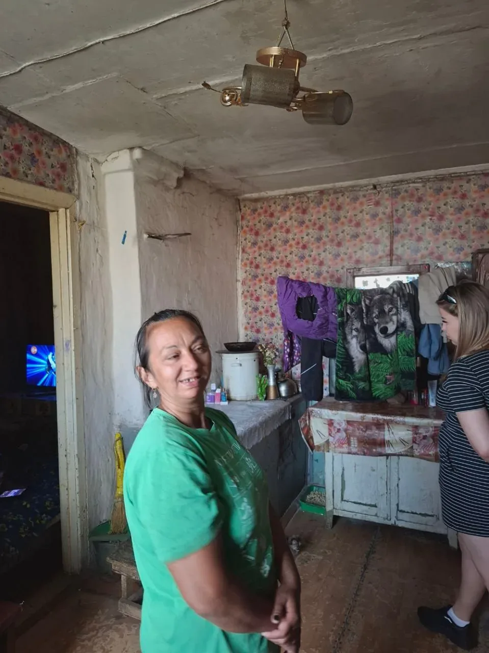 Гончарова Ирина — одинокая мама с онкологией. Она живёт в Воронежской области. Ей 43. У неё есть доч