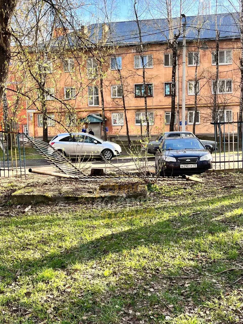 ❗ Детская площадка в центре города  Координаты: 56.351909, 41.310368. Она находится в окружении вось