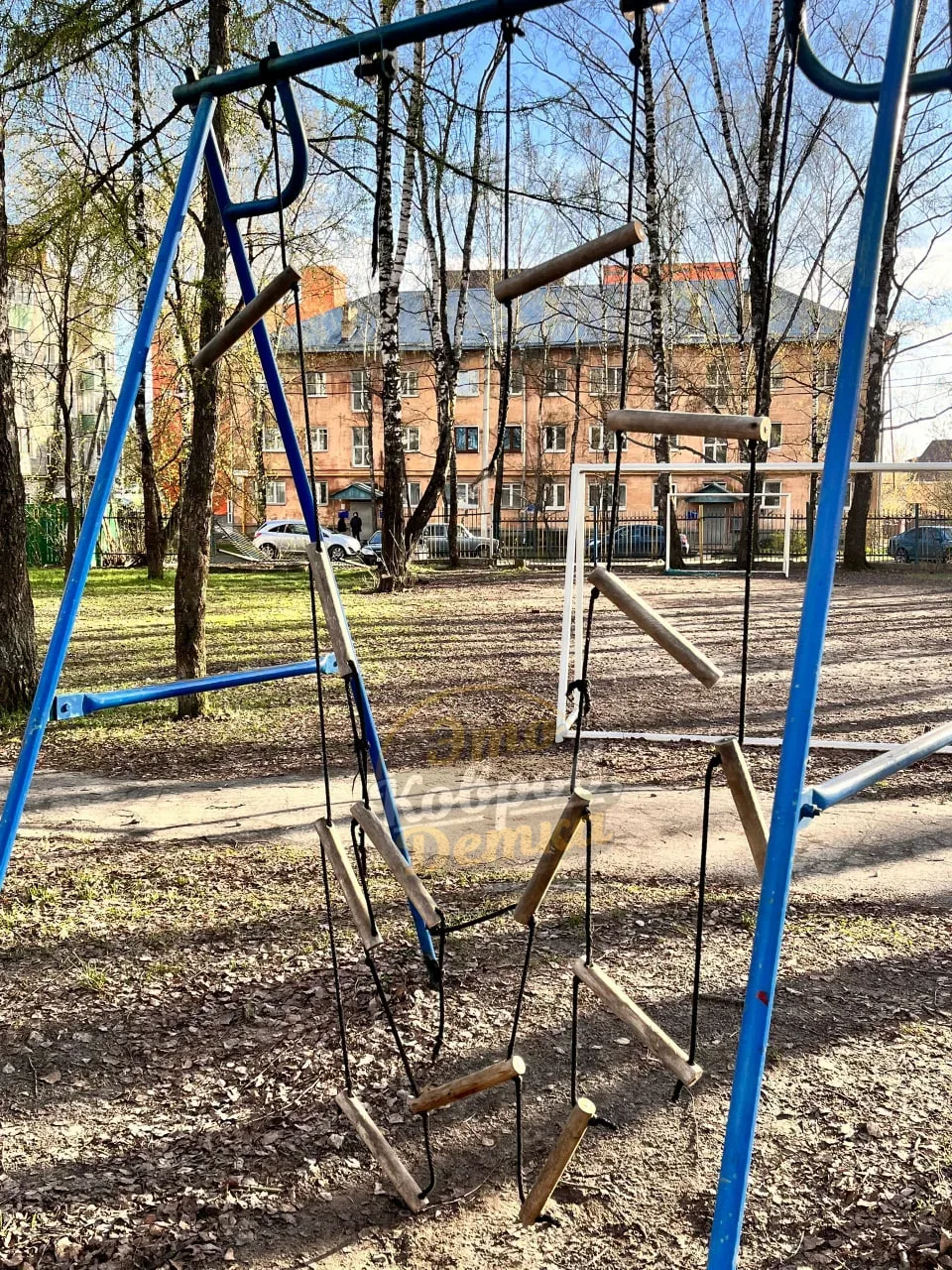 ❗ Детская площадка в центре города  Координаты: 56.351909, 41.310368. Она находится в окружении вось