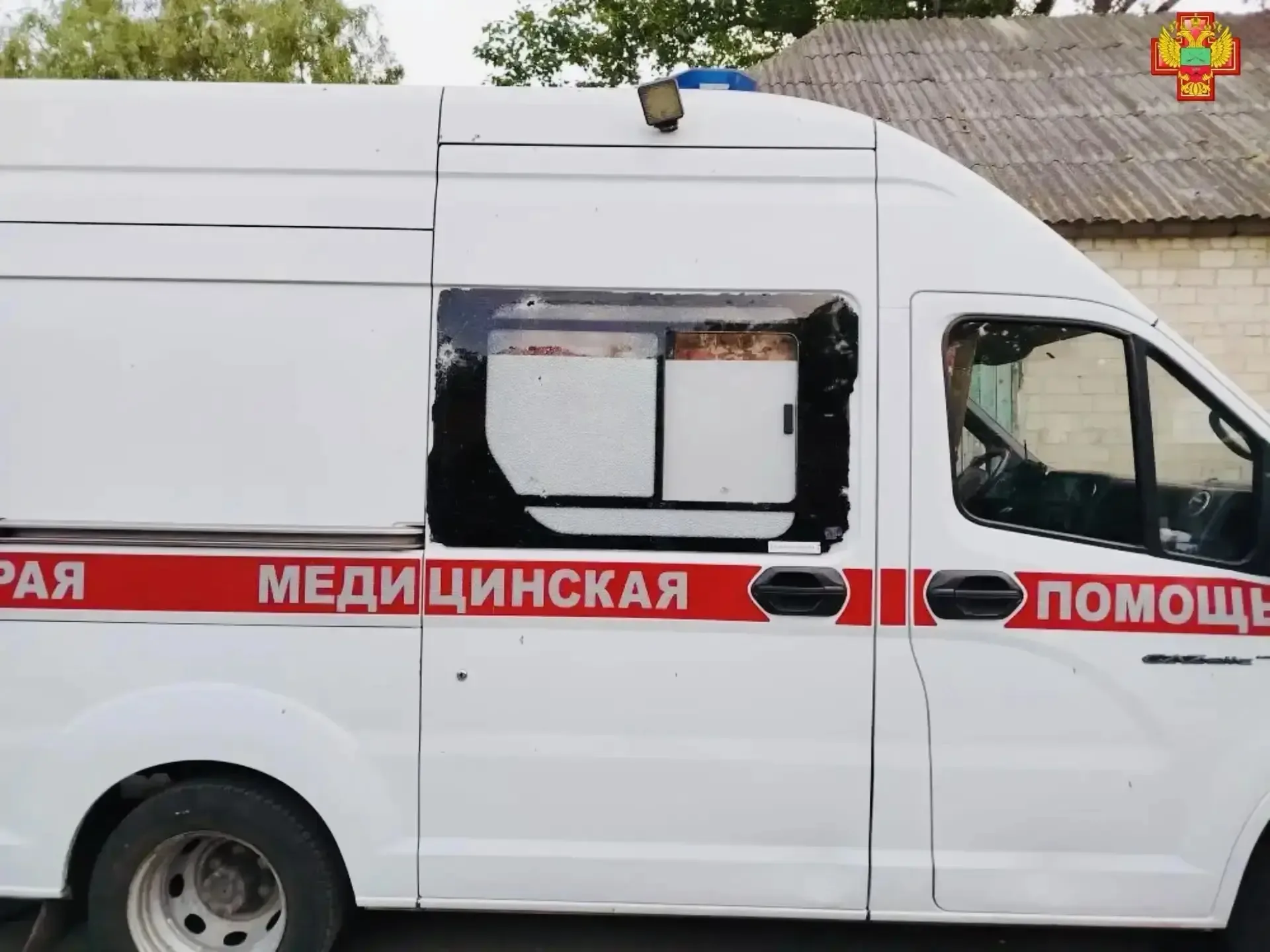 ‼ВСУ атаковали гаражи скорой помощи в Михайловке.  Об этом сообщает региональный Минздрав. Поврежден