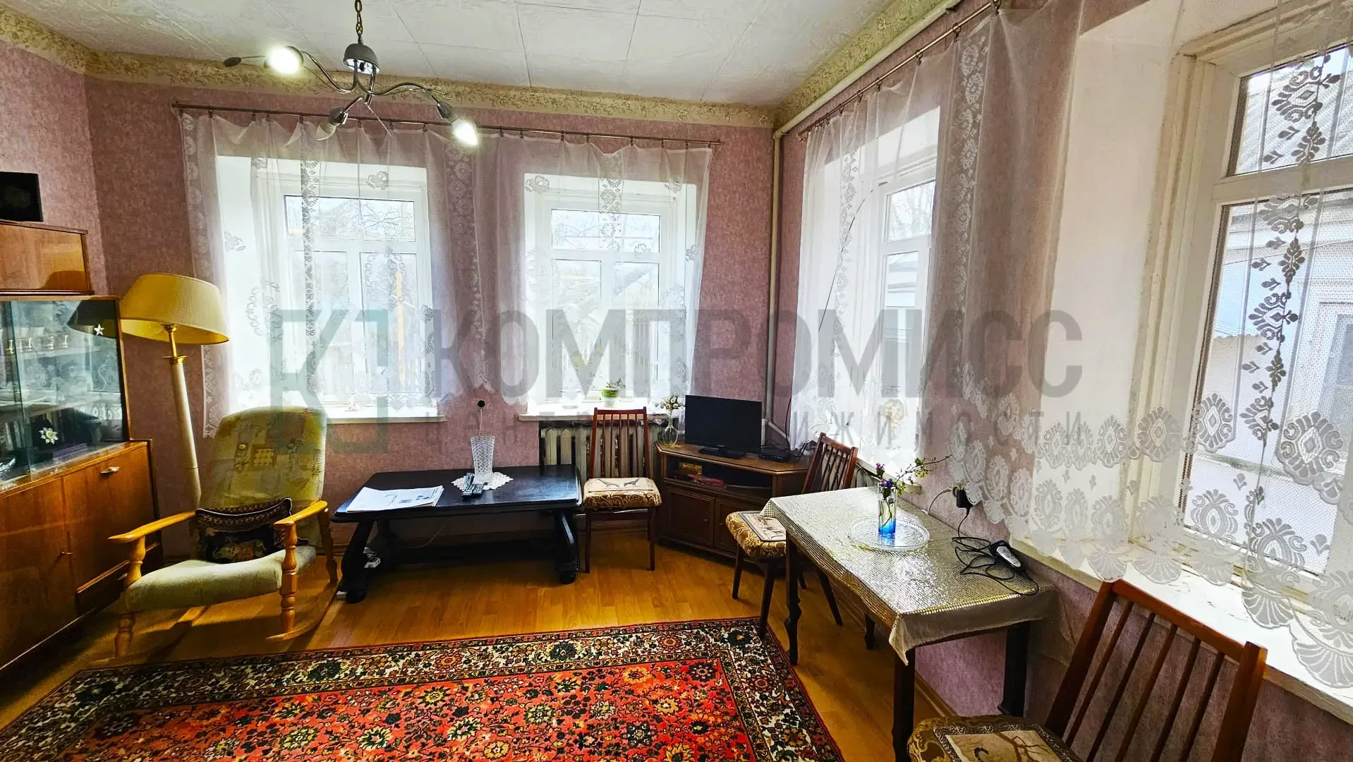 📍 Уютный дом с большим участком    🏠 Дом:  ✅ Площадь 55,8 кв.м, 4 комнаты  ✅ Кирпичный, с ремонтом и