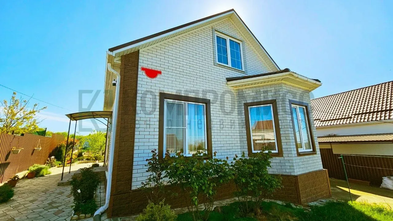 📍 Обжитой дом с верандой и ухоженным садом 🏠 Дом: ✅ 69,5 м², 2 спальни + гостиная ✅ Ремонт, мебель и