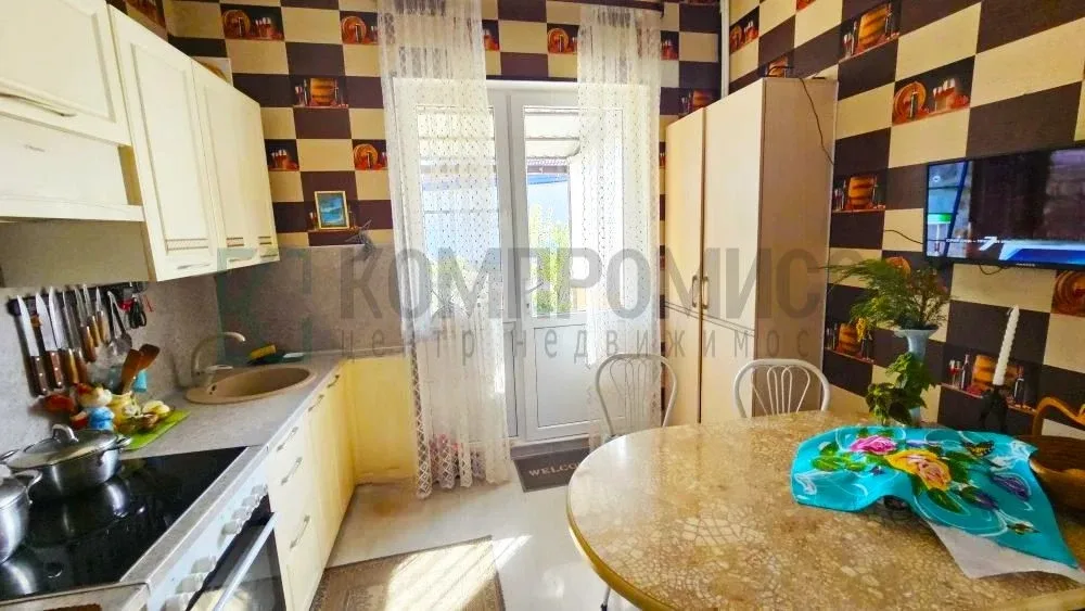 📍 Обжитой дом с верандой и ухоженным садом 🏠 Дом: ✅ 69,5 м², 2 спальни + гостиная ✅ Ремонт, мебель и