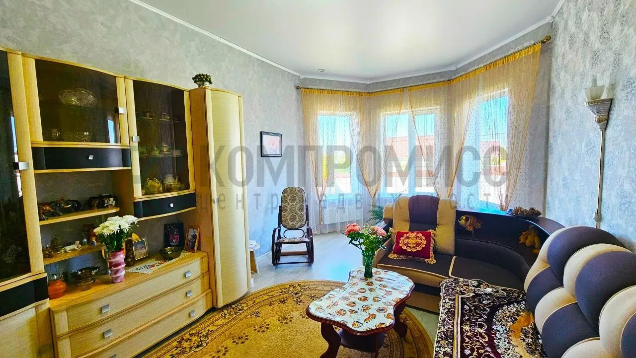 📍 Обжитой дом с верандой и ухоженным садом 🏠 Дом: ✅ 69,5 м², 2 спальни + гостиная ✅ Ремонт, мебель и