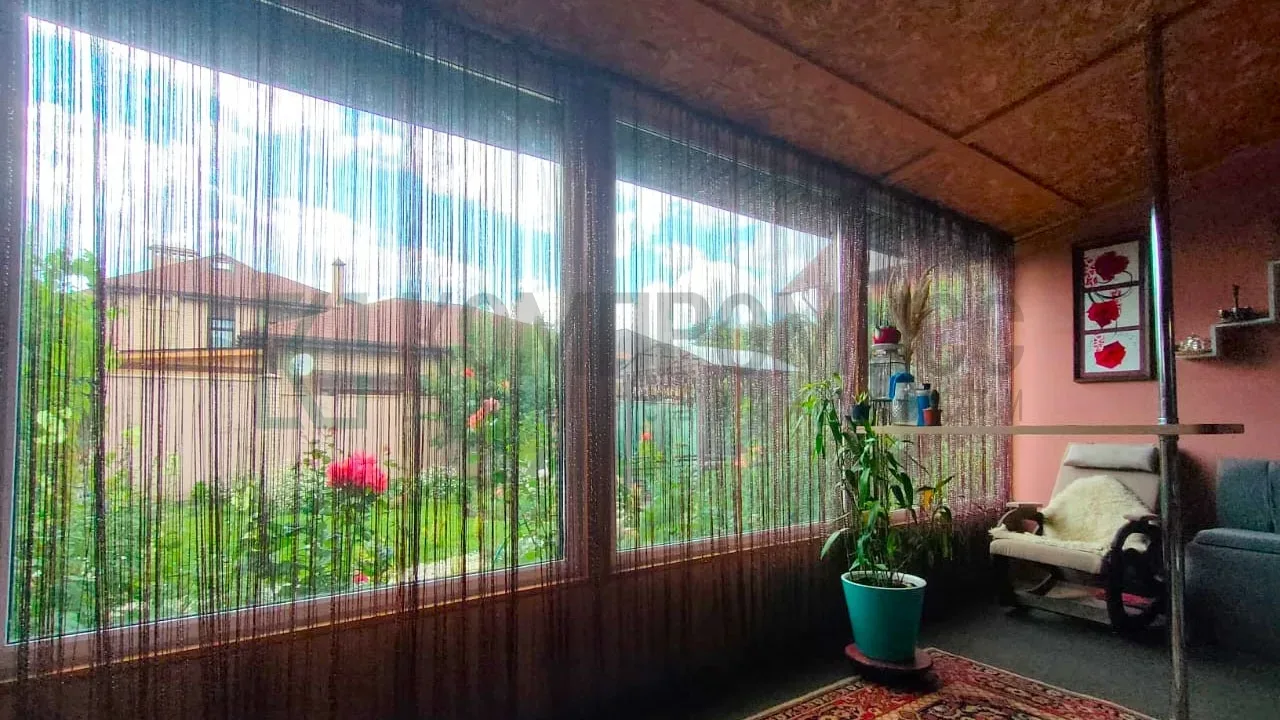 📍 Просторный кирпичный дом с гаражом и верандой  🏠 Про дом: ✅ 209 м²: кухня-гостиная 42,9 м² + веран