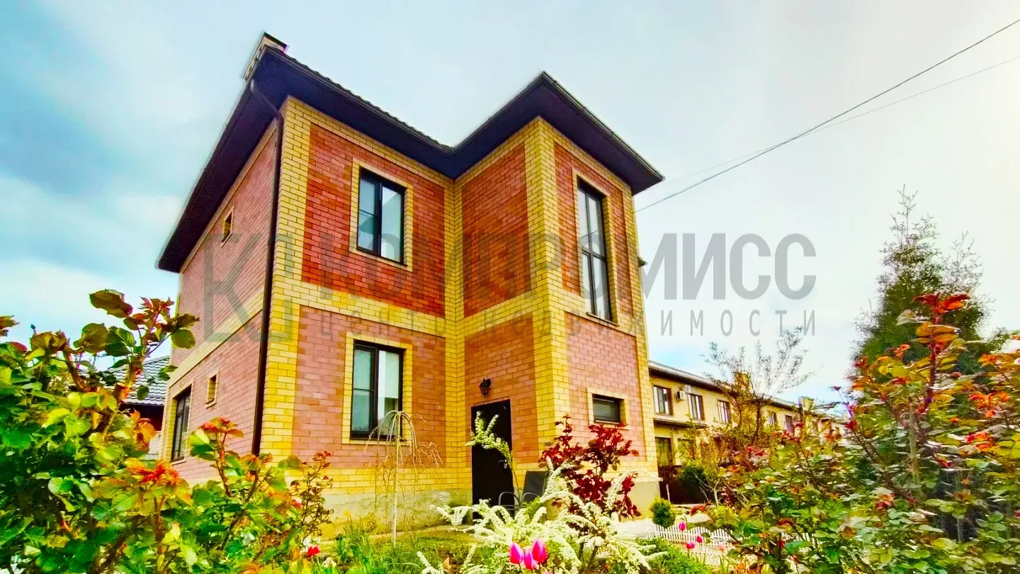 📍 Двухэтажный дом с плодовым садом на участке  🏠 Дом: ✅ 154 м², 4 комнаты, кухня-гостиная 35 м² ✅ Со