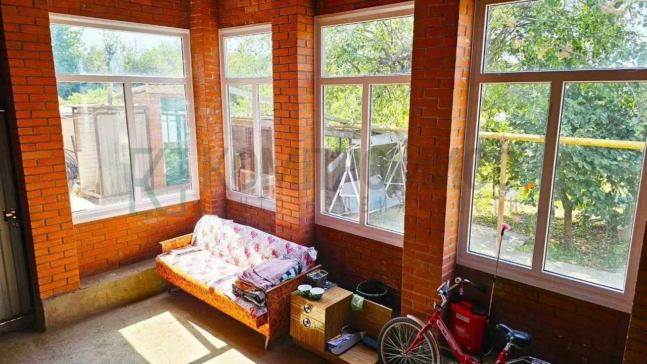 📍Кирпичный дом с ремонтом, мебелью и плодовым садом 🏠 Про дом: ✅ Кирпичный, обжитой, 2000 года постр