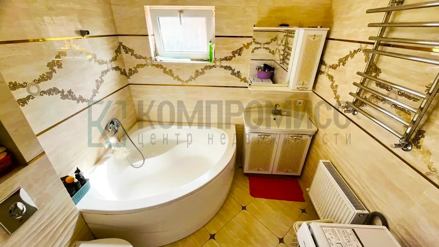 🏠 ID 133137524 Адрес: Краснодарский край, Абинский р-н, г. Абинск  📍 Просторный кирпичный дом с боль