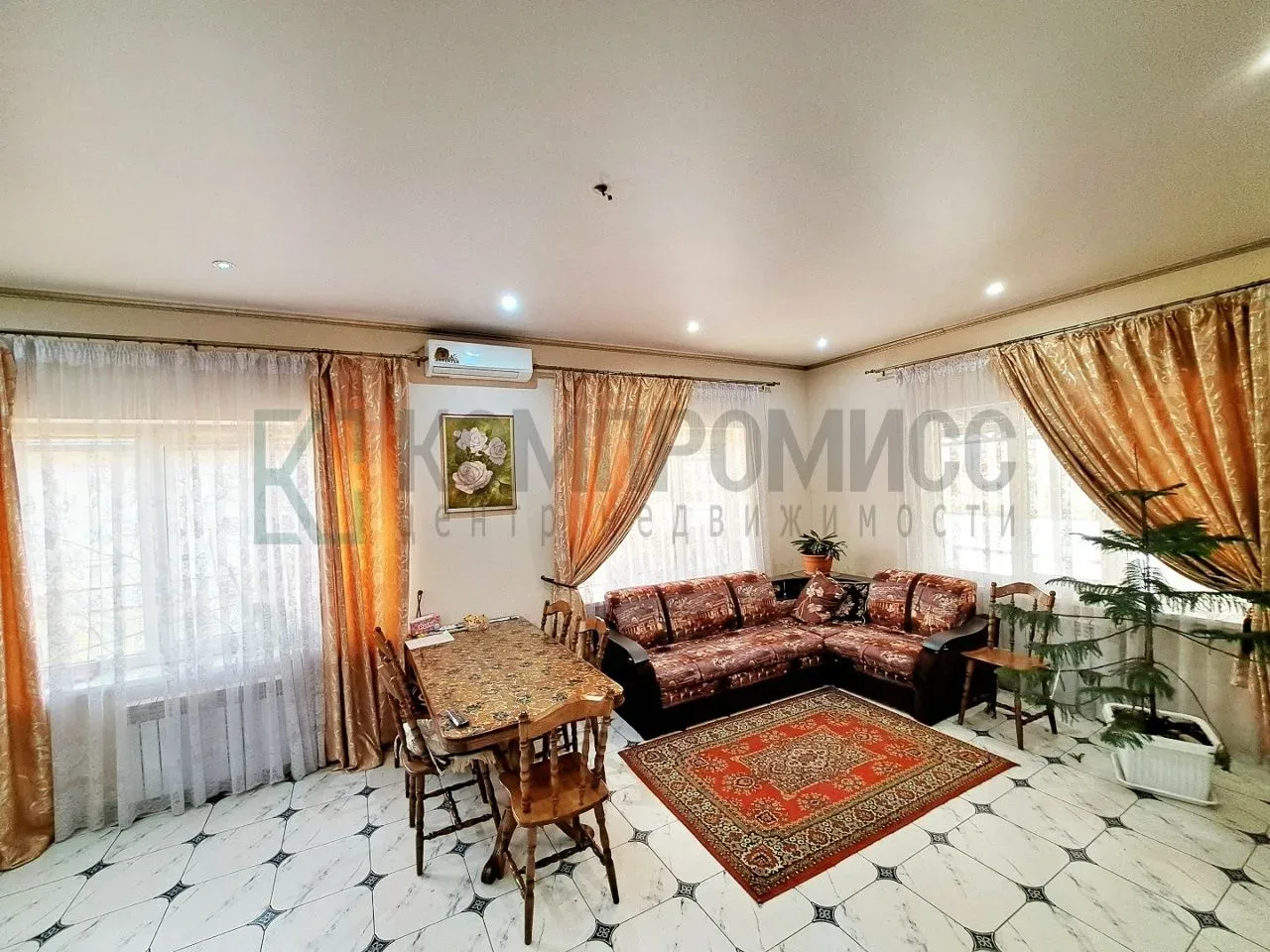 📍 Просторный кирпичный дом с большим садом 🏠 Дом: ✅ 120 м², 3 спальни + кухня-гостиная ✅ Тёплые полы