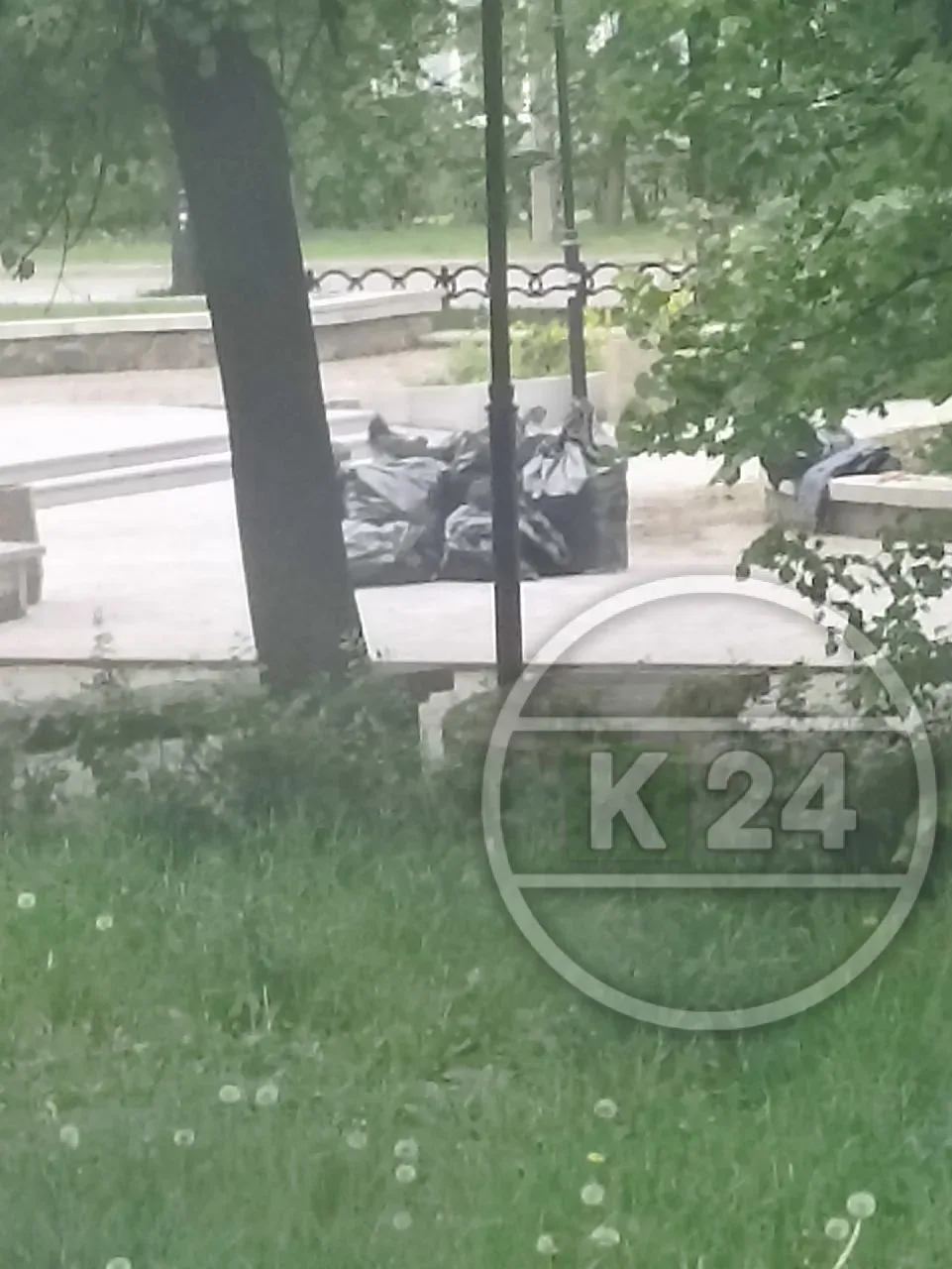 Кингисепп,ул.Воровского 19 Лютеранский сквер сегодня покосили,пропололи газоны,убрались,Молодцы, Спа