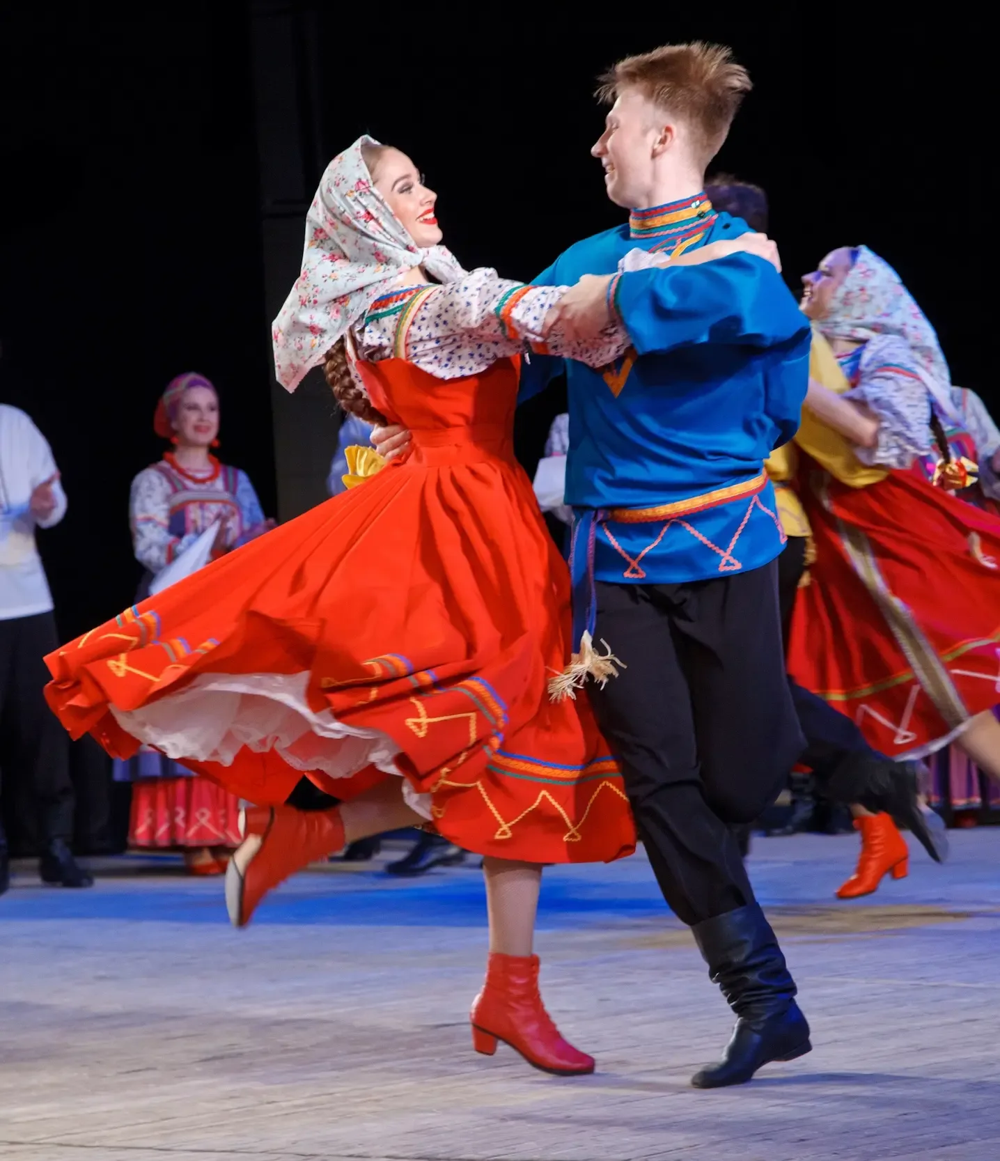 Яркий, восхитительный Уральский народный хор!  🔻12 июня, в День России, поём и пляшем! К нам едет Ле