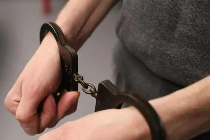 AQSHda o‘zbekistonlik migrant hibsga olindi  26 yoshli O‘zbekiston fuqarosi Mamatqul Akbarov AQSHnin