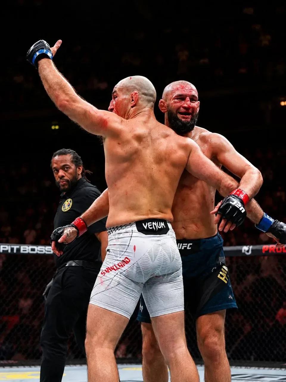💸ВЫПЛАТЫ UFC 328: ЧИМАЕВ ПОЛУЧИЛ ПОЧТИ В 3 РАЗА БОЛЬШЕ СТРИКЛЕНДА  Организация раскрыла официальные 