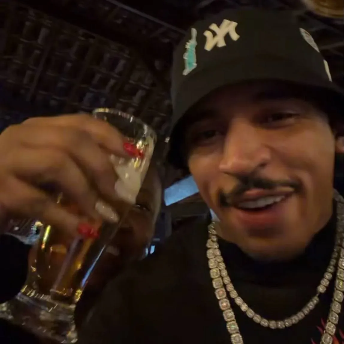 🍺🚬КАРЛОС ПРАТЕС: САМЫЙ ЧЕСТНЫЙ БОЕЦ UFC. ВО ВРЕМЯ ЭТОГО ИНТЕРВЬЮ ОН ВЫПИЛ 5 БАНОК ПИВА, И ВЫКУРИЛ 4 