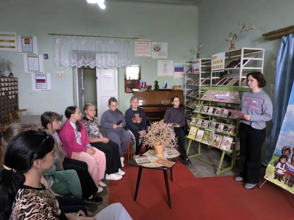 🏫В библиотеке Дома культуры города Вахрушево прошло этнопутешествие для юных читателей.   Мероприяти