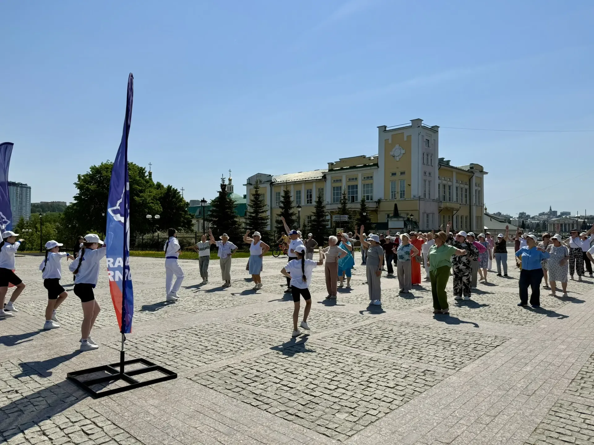 Старшее поколение чебоксарцев за здоровый образ жизни  Вчера, в День Волги, наша Московская набережн