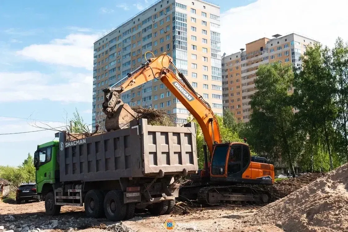 Утро начал на объектах восстановления и развития городской инфраструктуры. Все объекты на ежедневном