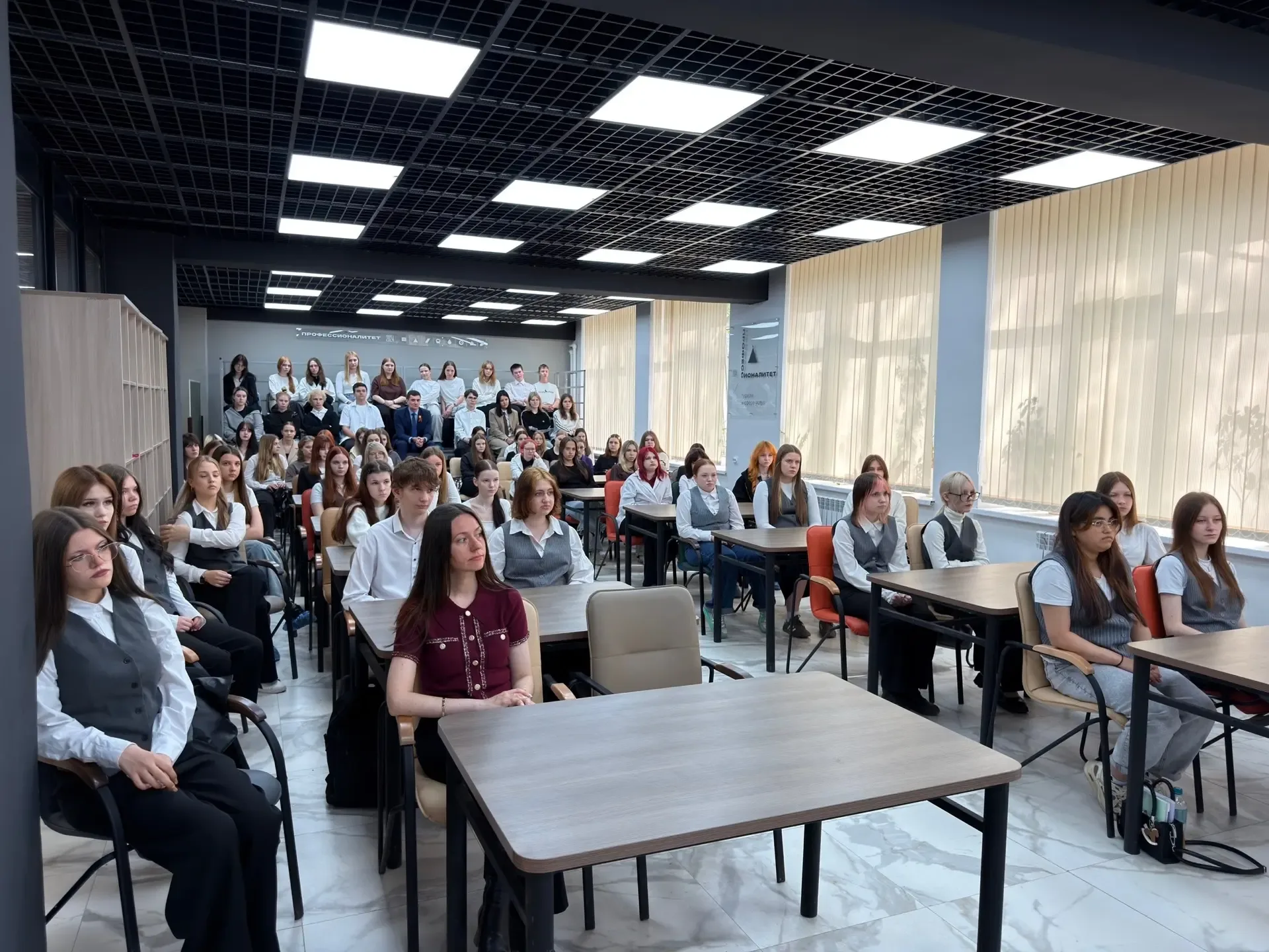 «История без вымысла» дошла до многопрофильного! 🎗️  🙋🏼Со студентами Череповецкого многопрофильного 