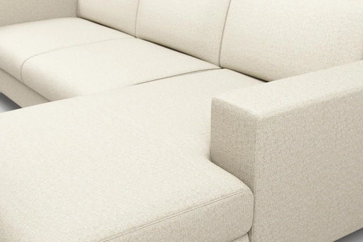 68b587c16499057f7d9472f9.jpg