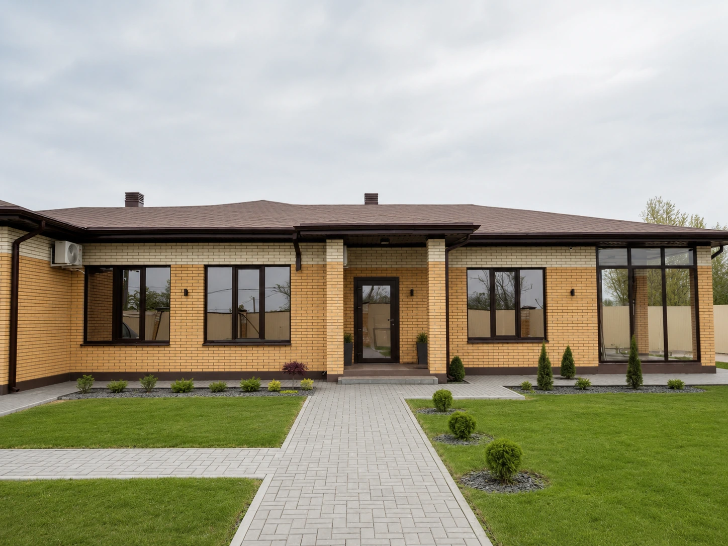 Проект дома с гаражом, 217 м²