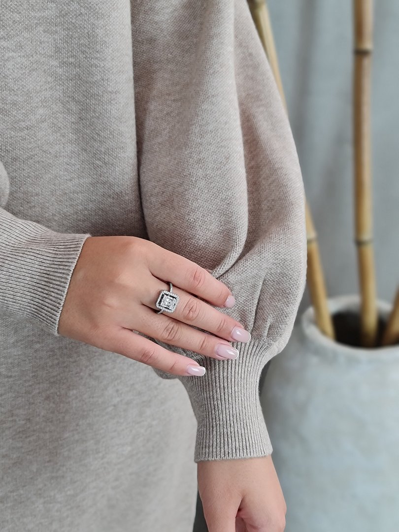 Платье Lara с высоким воротником на молонии бежевое, фотография №5