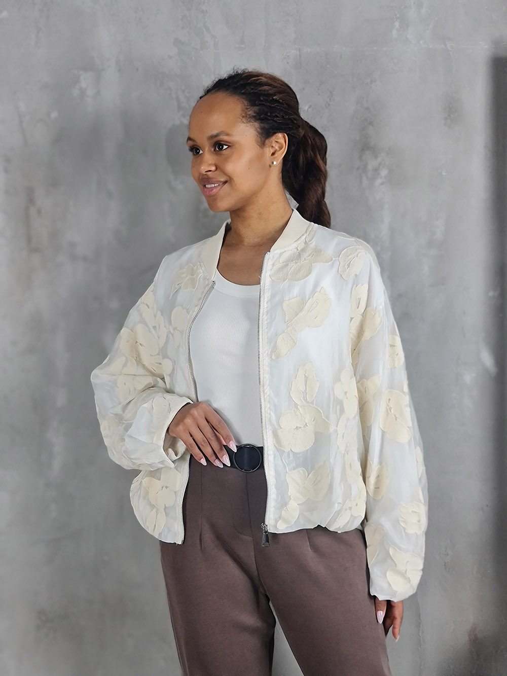 Бомбер Mitica&Co. с вышивкой молочный , фотография №2