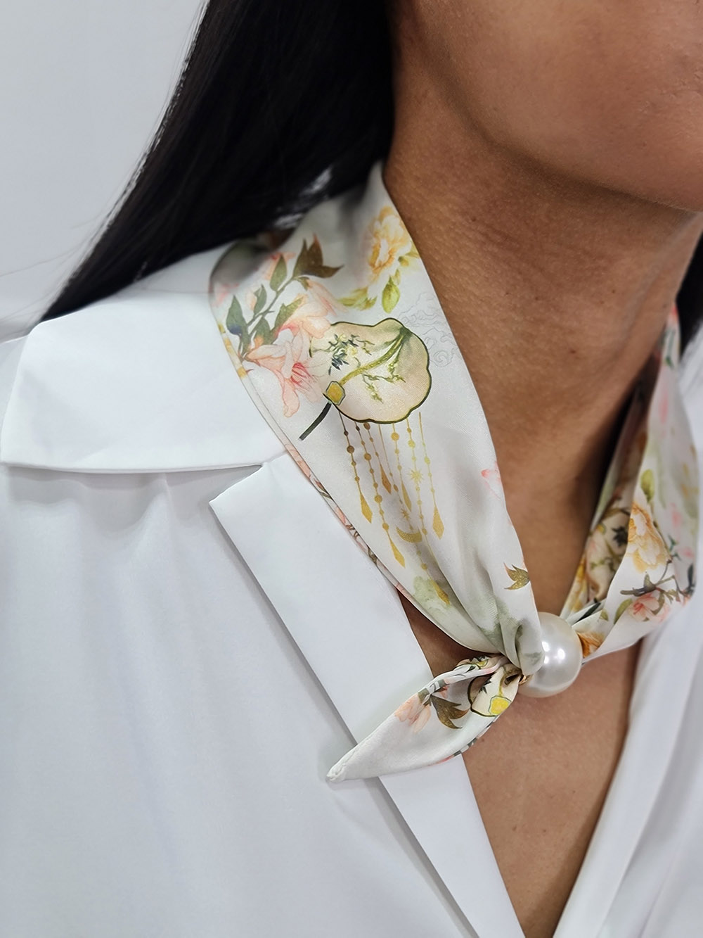 Украшение-аксессуар на шею с жемчужинкой молочное , фотография №2