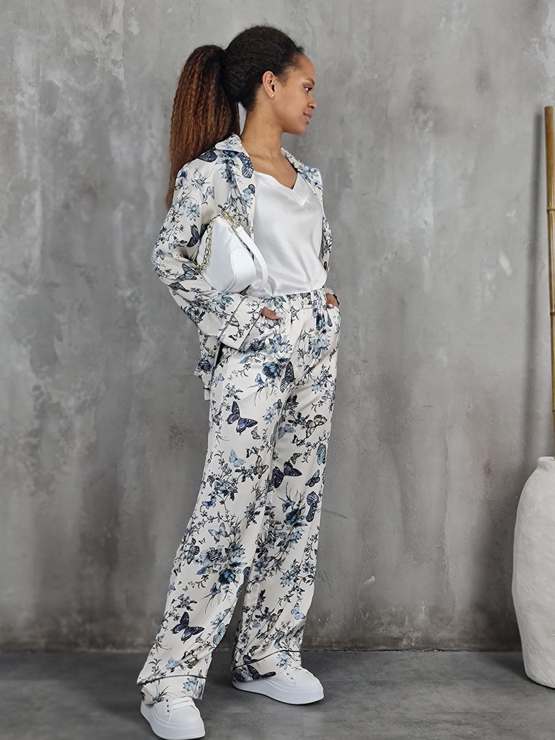 Костюм CLOTHÉ с голубыми бабочками молочный, фотография №3
