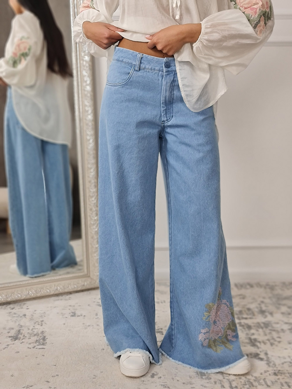 Джинсы MIHOs  голубые с вышивкой роза , фотография №4