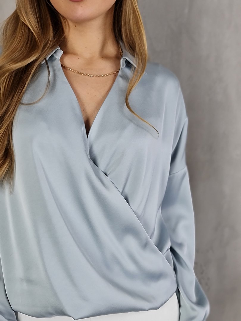 Блузка Imperial c V-образным глубоким вырезом светло-голубая, фотография №4