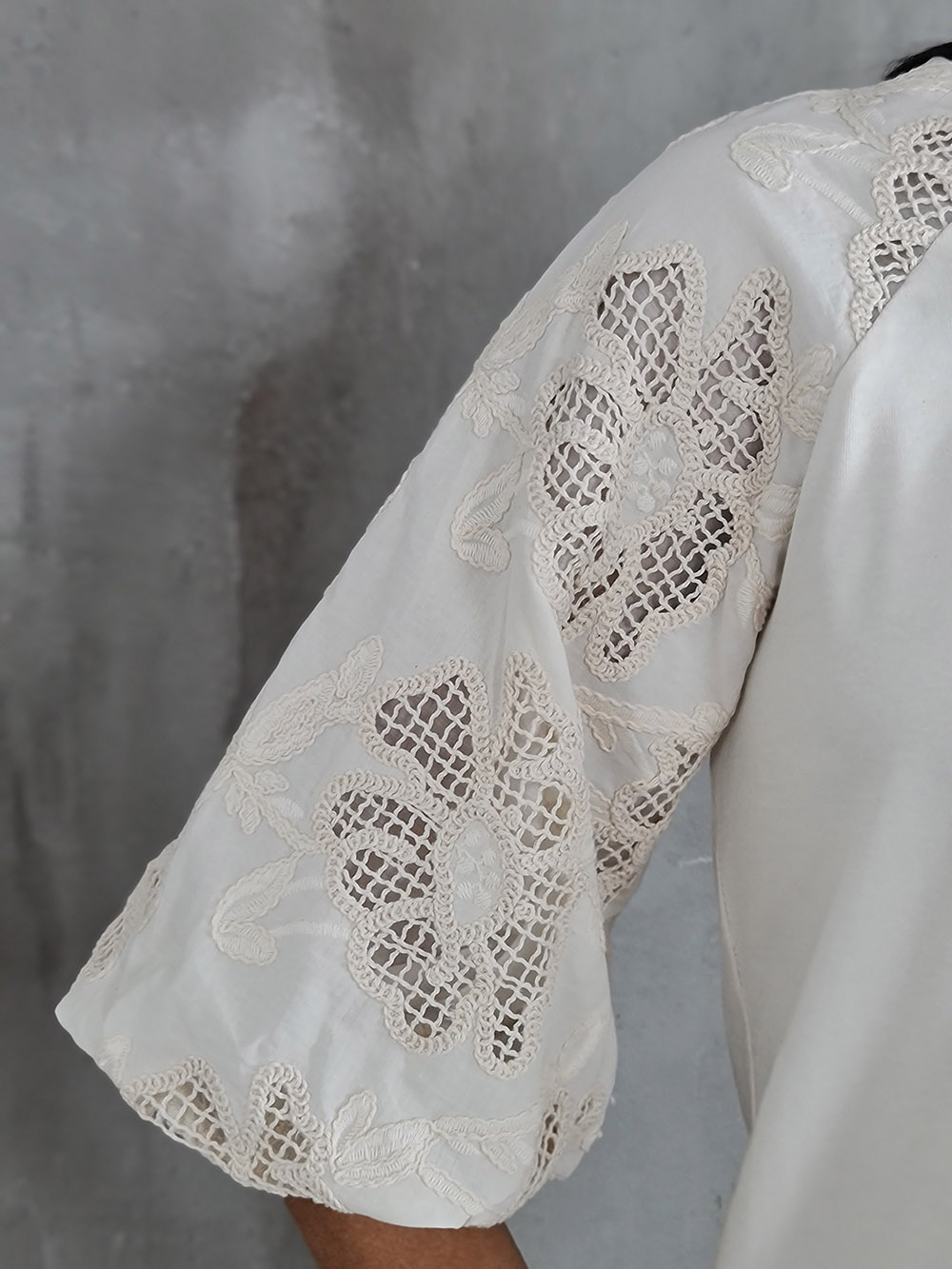 Футболка MIHOs с кружевными рукавами фонариками кремовая, фотография №2