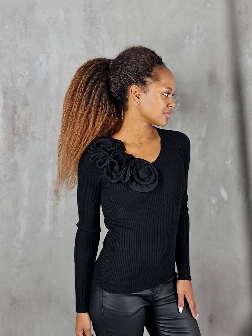 Джемпер Lara в рубчик  декор c большими цветами черный, фотография №2