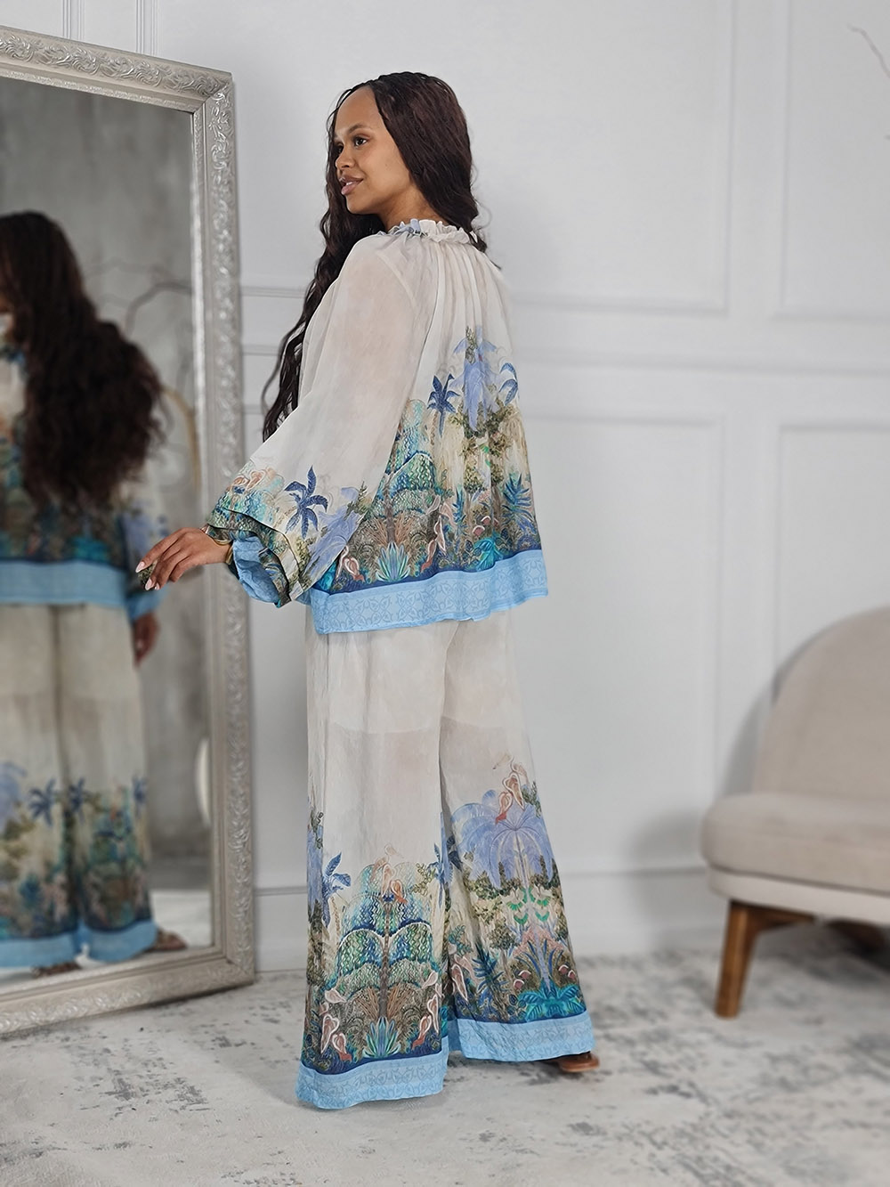 Костюм New Collection с голубым принтом пальмы снизу белый, фотография №2