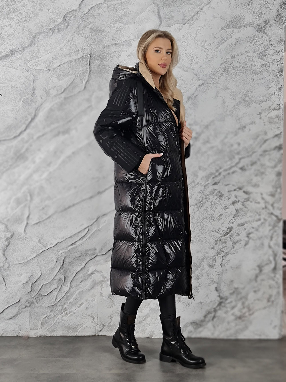 Пуховик Vicolo натуральный пух с бежевым подкладом капюшон черный, фотография №2