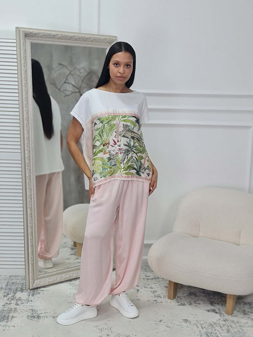 Костюм New Collection футболка с принтом леопард и брюки пудра, фотография №1