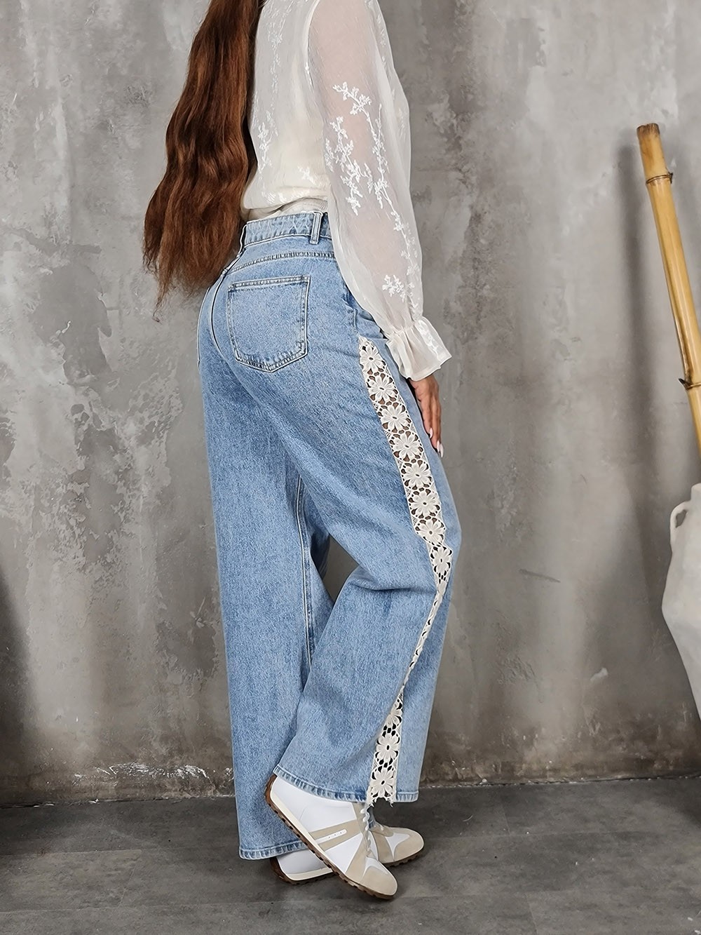 Джинсы Shaken по бокам вставка белые цветы голубые, фотография №4