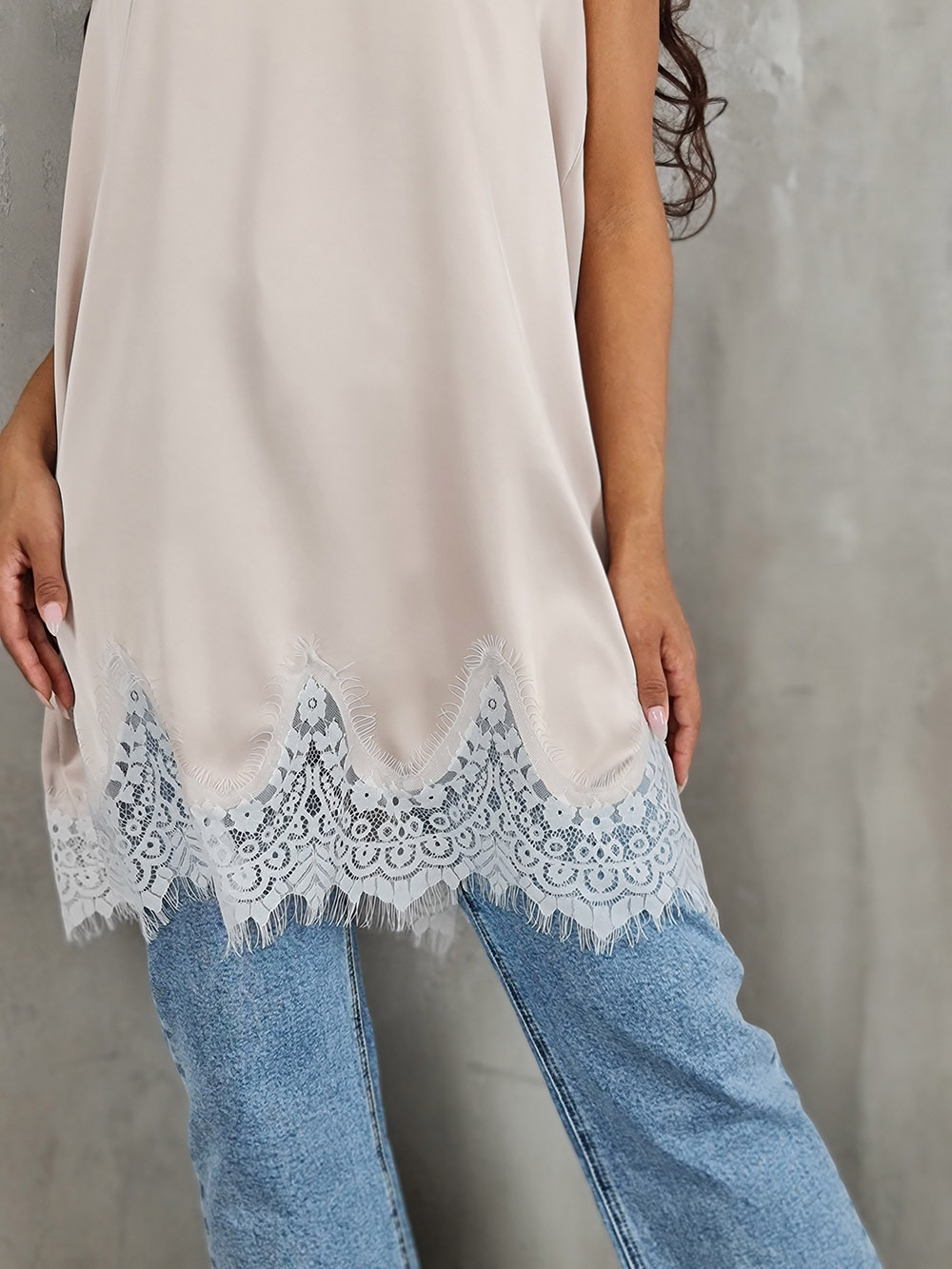 Туника MIHO'S без рукавов м кружевом внизу пудровая, фотография №2