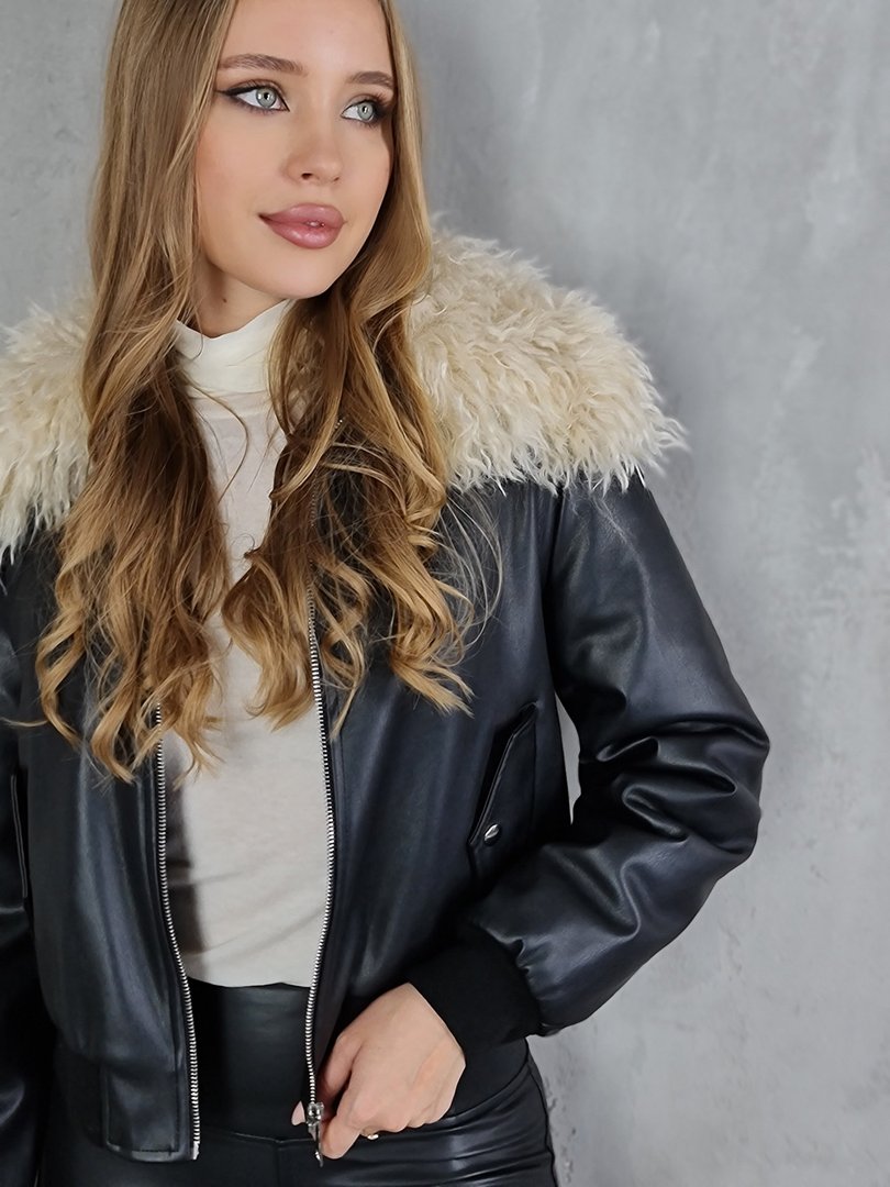 Куртка King Kong из экокожи с меховым воротником чёрная, фотография №3