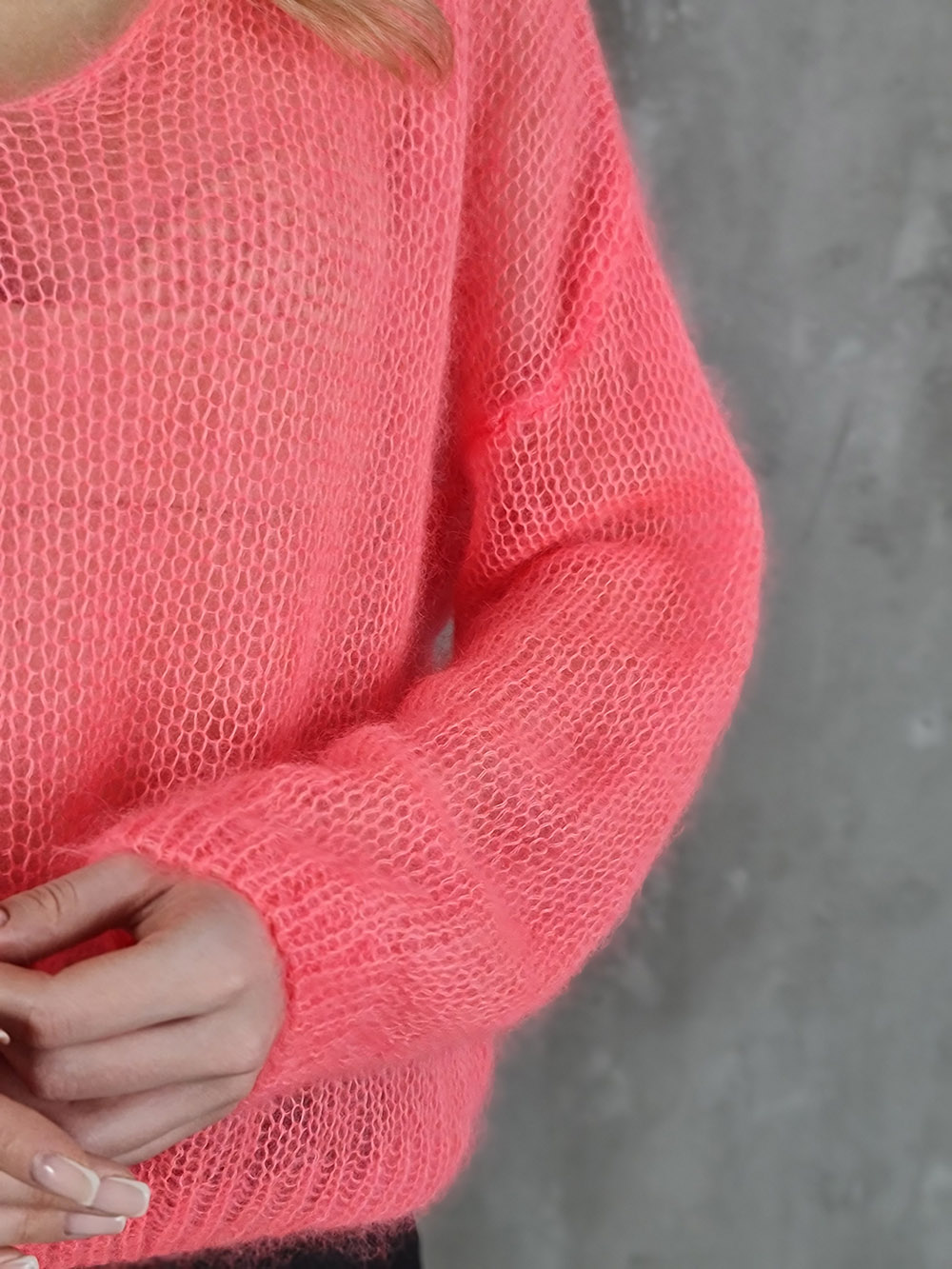 Джемпер V вырез тонкой вязки кид мохер кораловый, фотография №2