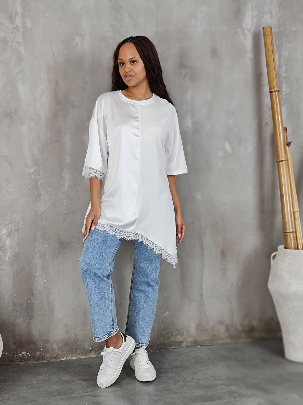 Туника MIHO'S атласная с кружевным низом белая, фотография №2