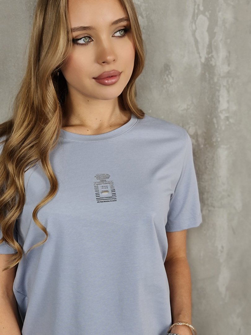 Футболка H&D с духами из стразиков голубая, фотография №3