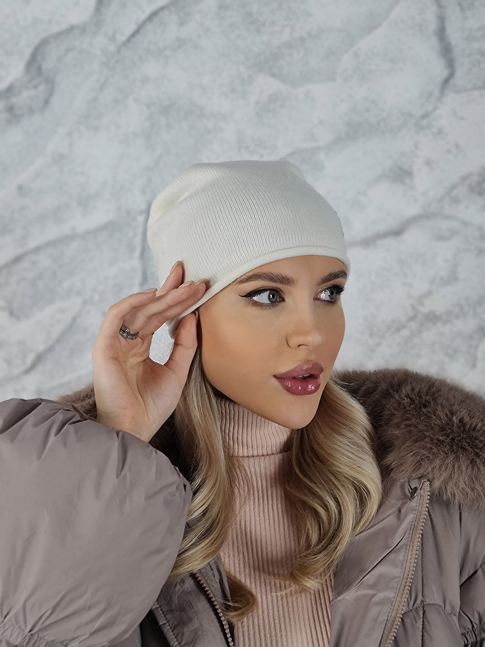 Шапка Blanca "В" кремовая, фотография №2